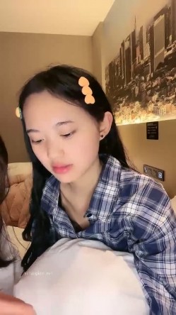 新人！正宗校花下海！超级漂亮~【低调糯米团】扣穴自慰~爽 截图5