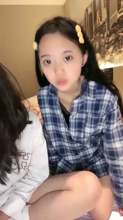 新人！正宗校花下海！超级漂亮~【低调糯米团】扣穴自慰~爽 截图10