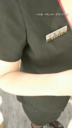 【勾搭良家少女】酒店大堂经理被我叫到房间里调戏成功 给我口爆 扣的她哗哗流水 截图5