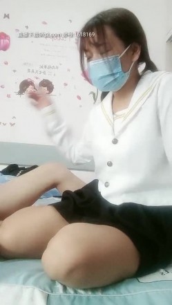 老司机骚人妻休息够了继续再战，口交大鸡巴舔得老硬，还能玩一字马，各种体位干的小骚逼浪荡呻吟不止刺激 截图3