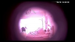 【360摄像头】稀缺粉色哈喽Kitty主题酒店偷拍秃顶大叔下午背着媳妇和小姨子开房偷情 截图6