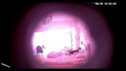 【360摄像头】稀缺粉色哈喽Kitty主题酒店偷拍秃顶大叔下午背着媳妇和小姨子开房偷情 截图15