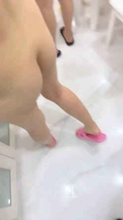 【19岁的小影】喝醉酒被强上，灌肠爆菊花屎都给干喷出来 真实喝醉酒撒酒疯趴马桶上吐像死狗一样迷迷煳煳的给干 截图5