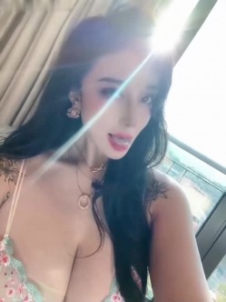 巨乳肥臀女神【芷仪g宝】自慰啪啪露出,H罩杯顶级豪乳 截图1