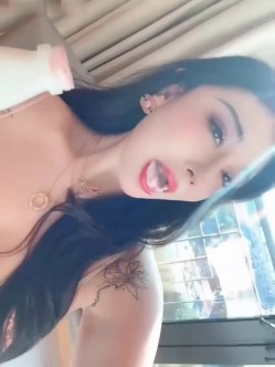 巨乳肥臀女神【芷仪g宝】自慰啪啪露出,H罩杯顶级豪乳 截图15