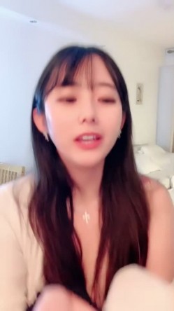 娇娇嗲嗲的小狐狸声优小魅魔巨乳肥臀超级大奶子就像在耳边娇喘超有感觉骚的很道具狂插特写爆浆 截图3