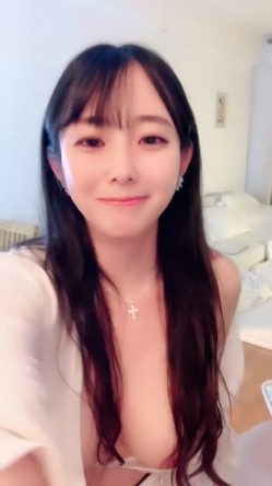 娇娇嗲嗲的小狐狸声优小魅魔巨乳肥臀超级大奶子就像在耳边娇喘超有感觉骚的很道具狂插特写爆浆 截图7
