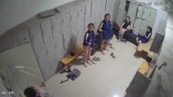 舞蹈班《监控破解》偷拍多位美女学员后台换衣服 截图5