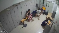 舞蹈班《监控破解》偷拍多位美女学员后台换衣服 截图12