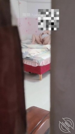 亲大哥的骚逼老婆4给嫂子送菜却听到嫂子自慰的呻吟好想操嫂子原创 截图6