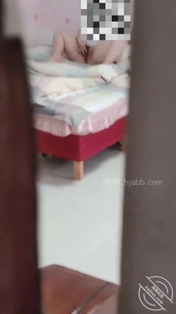 亲大哥的骚逼老婆4给嫂子送菜却听到嫂子自慰的呻吟好想操嫂子原创 截图7