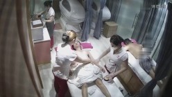 黑客破解美容院监控摄像头偷拍 ️几个做全身推油的妹子，美乳靓妹旁边床上还趴着个男的亏大了 截图4