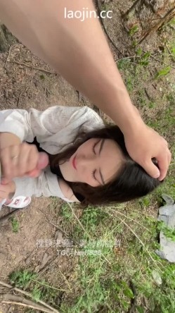 【真实大学生勾搭】，网约车司机野外车震，肥美白虎馒头逼，完美露脸，后入内射 截图9