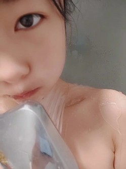 冒充舞蹈老师 让漂亮妹子拨开鲍鱼 看看是否处女 截图2