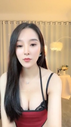 新人！正宗绿播下海~【做你意中人】高跟长腿~顶级颜值！~~极不极品各位大哥说了算~！起码录了她半个月 截图10