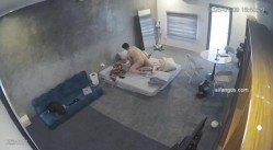 黑客破解家庭网络摄像头偷拍住毛坯房的年轻情侣疯狂做爱有时一天做爱几次 截图1