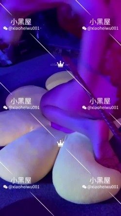 最新流出新时代网黄V信推特人气调教大咖xiaoheiwu私拍，多位极品小姐姐啪啪露出野战调教各种花样完整版 截图13