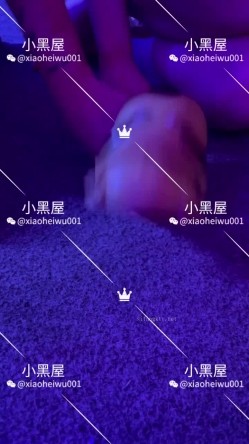 最新流出新时代网黄V信推特人气调教大咖xiaoheiwu私拍，多位极品小姐姐啪啪露出野战调教各种花样完整版 截图14