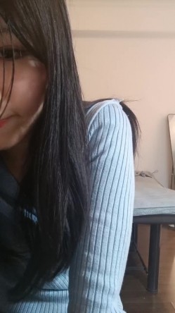 韩系网红女神刚下海！送礼物全裸自慰收费房！从下往上视角揉搓骚穴，掰开看菊花，扭腰摆臀 截图1