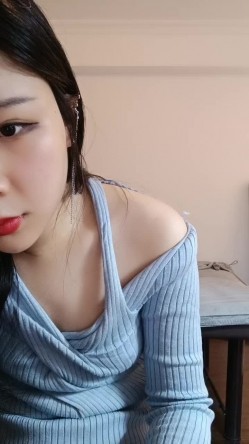 韩系网红女神刚下海！送礼物全裸自慰收费房！从下往上视角揉搓骚穴，掰开看菊花，扭腰摆臀 截图7