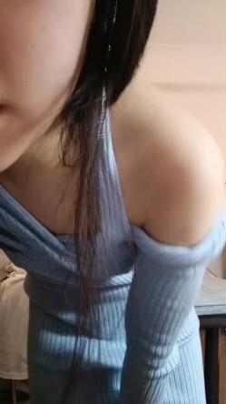 韩系网红女神刚下海！送礼物全裸自慰收费房！从下往上视角揉搓骚穴，掰开看菊花，扭腰摆臀 截图9