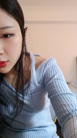 韩系网红女神刚下海！送礼物全裸自慰收费房！从下往上视角揉搓骚穴，掰开看菊花，扭腰摆臀 截图10