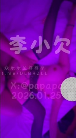推特第一奶骑，07年天然E罩杯舞蹈练习生「李小欠儿」浑身是宝玫瑰穴，女上位爆乳诱惑，霓虹的灯光血管膨胀，勒脖子后入被操得奶子乱飞 截图7