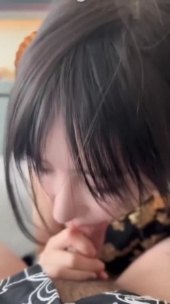 极品反差婊 清纯超高颜值女神Song老师，又骚又淫又欲，能亵玩之岂不爽哉 截图13