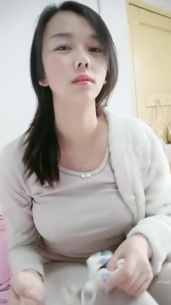 风味十足 极品少妇【小阿姨来了】为生活~在出租屋大秀直播~！强烈推荐，很有味道的小姐姐，完美奶子~！ 截图2
