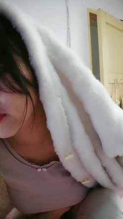 风味十足 极品少妇【小阿姨来了】为生活~在出租屋大秀直播~！强烈推荐，很有味道的小姐姐，完美奶子~！ 截图10