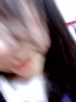 狂野的3P大作战，弟弟一起来服侍嫂子，娘们不仅漂亮，性欲还大的很，下体直接插进两根鸡巴，菊花和阴道爽得痛苦！ 截图15