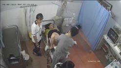 稀有黑客破解医院妇产科监控摄像头完美正面角度高清偷拍几个孕妇 最美年轻孕妇 阴蒂清晰可见 截图8