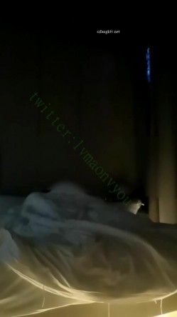 高门槛梦幻联动，顶级绿帽网红大咖联手【绿帽女友 你的大婊姐】，当着男友的面给戴绿帽子 截图1