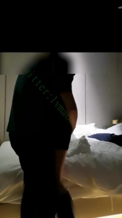 高门槛梦幻联动，顶级绿帽网红大咖联手【绿帽女友 你的大婊姐】，当着男友的面给戴绿帽子 截图7