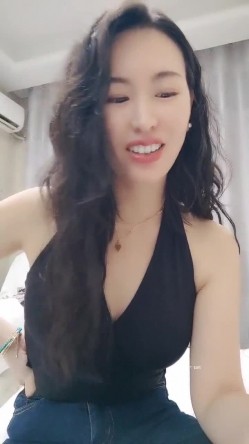 新人御姐！超级漂亮~【大白兔乖乖】啪啪自慰~气质一流！最有气质，最有味道，女神在此你心动了吗？ 截图2