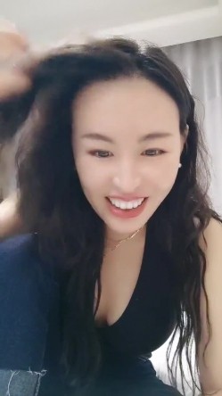 新人御姐！超级漂亮~【大白兔乖乖】啪啪自慰~气质一流！最有气质，最有味道，女神在此你心动了吗？ 截图11