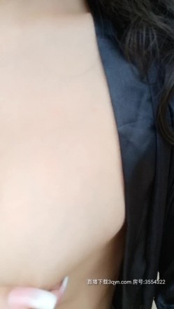 户外无敌小骚妞，全裸自慰呻吟给大哥口交，激情户外无视旁边路过的大爷，站着激情后入啪啪揉奶子 截图9