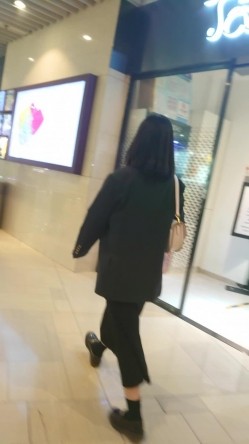 魔手 CD 经典CD合集《撩裙、露毛、靓妹美少妇》性感蕾边黑长裙极品小妹 截图7