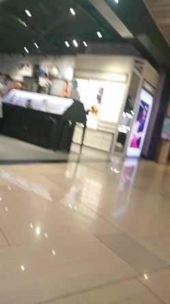 魔手 CD 经典CD合集《撩裙、露毛、靓妹美少妇》性感蕾边黑长裙极品小妹 截图11
