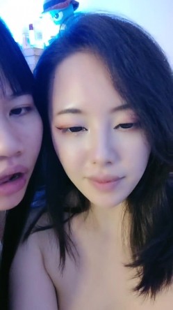 气质新人御姐真实女同带假屌操逼，舌吻摸穴很是享受，翘起大肥臀丁字裤，骑脸舔多毛骚逼，穿戴假JB骑乘爆插 截图12