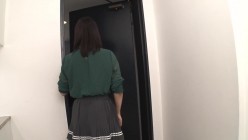 1pondo-010921_001 まんチラの誘惑 〜ナイスボディ奥さんのマンコは濡れ濡れ〜 截图1