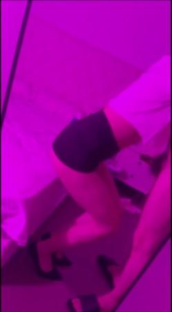 真舞蹈生女神雅文，体态非常完美，修长美腿甜美可爱御姐，喜欢跳爵士舞 跳的非常好，到了床上扭屁股那股劲儿太上头了 截图11
