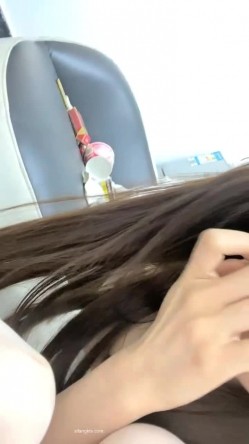 【少女和猫】学妹还贷偷偷播~!美乳长腿~自慰~流白浆 ~ 学妹很少上线，偷偷播都时间短，视频多 截图9