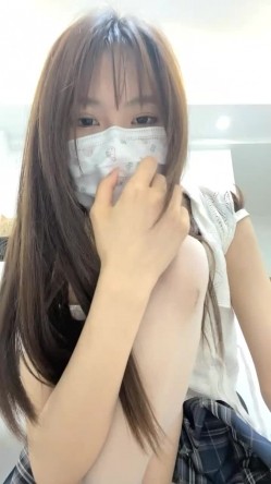 【少女和猫】学妹还贷偷偷播~!美乳长腿~自慰~流白浆 ~ 学妹很少上线，偷偷播都时间短，视频多 截图10