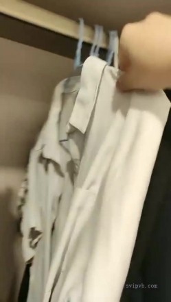 极品高颜冷艳御姐，反差小妈感女主播「金刚护撸娃」「小奶猫」激情淫语撩骚，和姐妹下海大秀，互舔互口假鸡巴互插 截图4