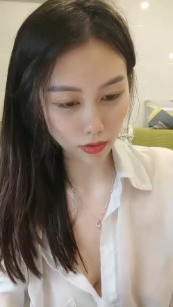 极品高颜冷艳御姐，反差小妈感女主播「金刚护撸娃」「小奶猫」激情淫语撩骚，和姐妹下海大秀，互舔互口假鸡巴互插 截图6
