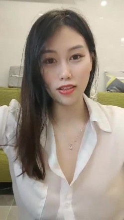极品高颜冷艳御姐，反差小妈感女主播「金刚护撸娃」「小奶猫」激情淫语撩骚，和姐妹下海大秀，互舔互口假鸡巴互插 截图7