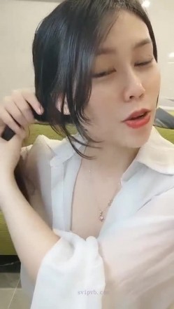 极品高颜冷艳御姐，反差小妈感女主播「金刚护撸娃」「小奶猫」激情淫语撩骚，和姐妹下海大秀，互舔互口假鸡巴互插 截图14