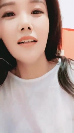 甜美女神，【紫涵姐姐】，约粉吃夜宵，沟通完感情后，开房内射，再去会所聊一聊小哥哥，这娘们真会玩 截图4