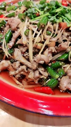 甜美女神，【紫涵姐姐】，约粉吃夜宵，沟通完感情后，开房内射，再去会所聊一聊小哥哥，这娘们真会玩 截图13